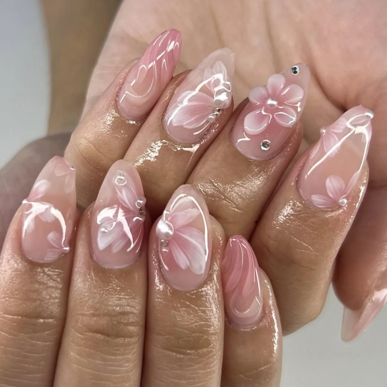 24pcs Faux Ongles 3D Fleurs et Autres Design (Modèle Normal/Modèle Fais Main)