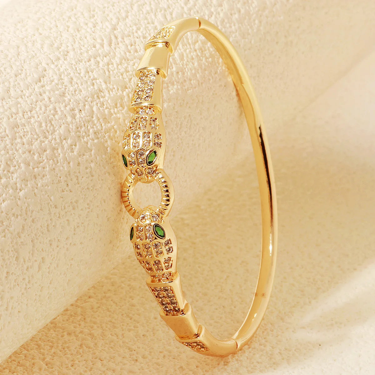 Bracelets Tendance Inox Dorés ⟢