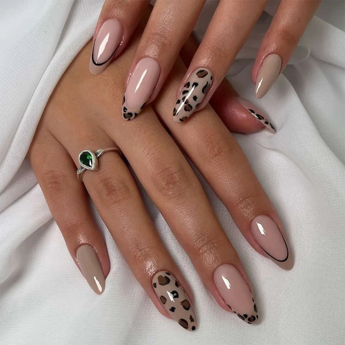 3D Faux Ongles Leopard French Nude Almond ── .✦