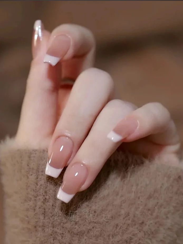 24pcs/set French Faux Ongles Court et Mi-Court ─ .✦